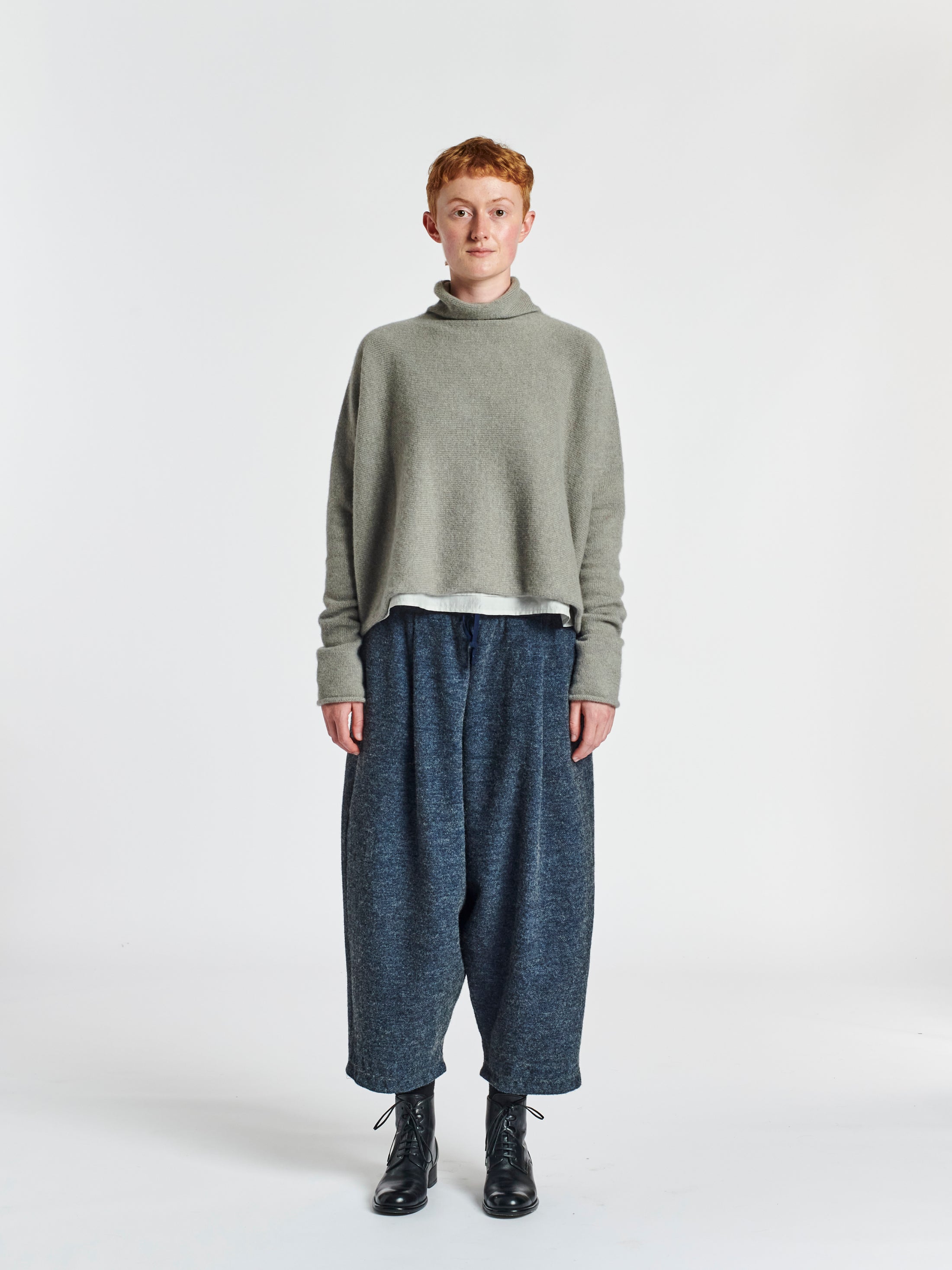 barrel leg trousers