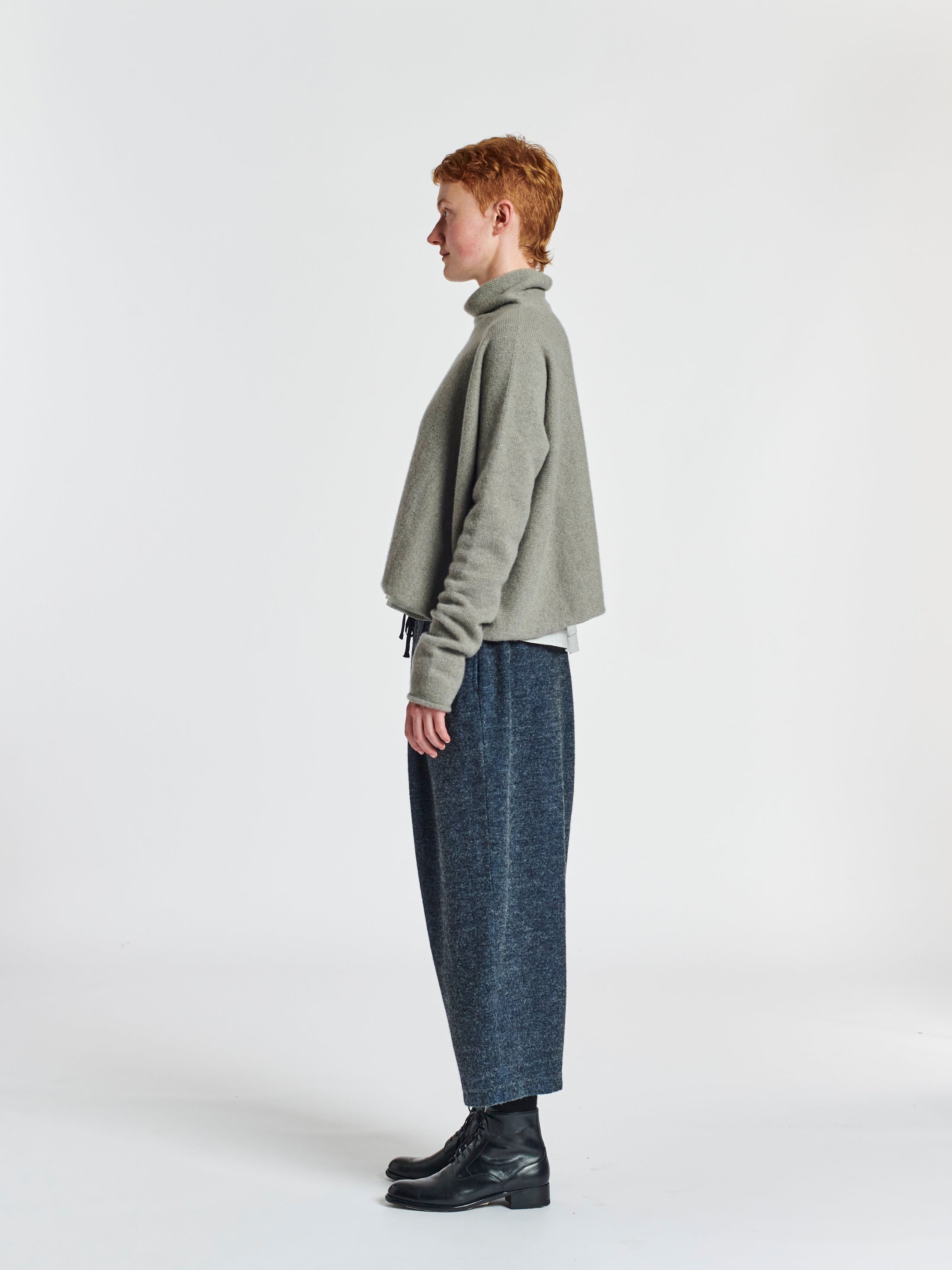 barrel leg trousers