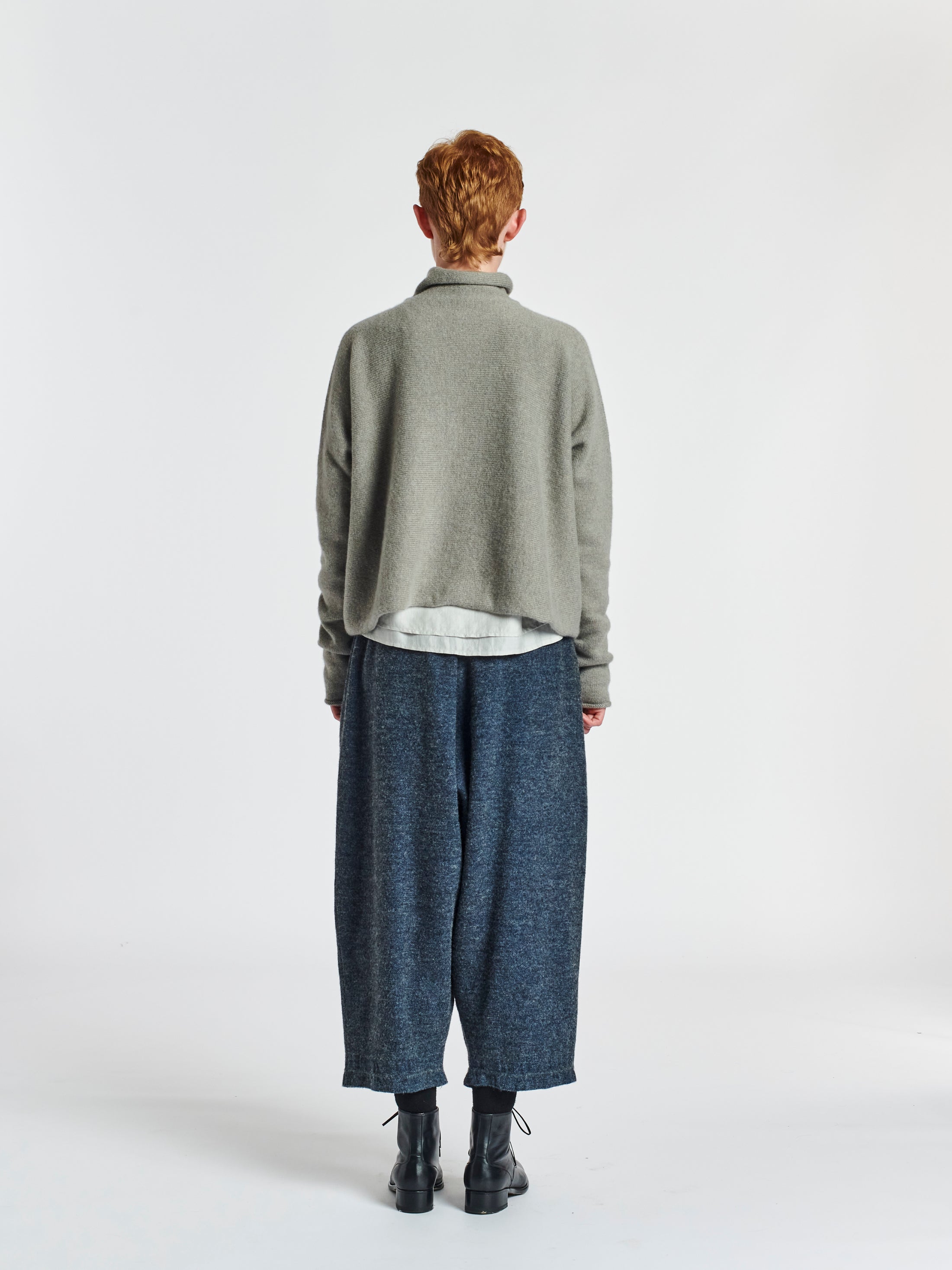 barrel leg trousers