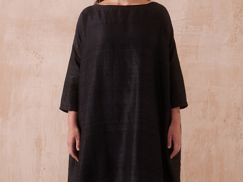 egg makes and sells timeless, simple clothes and objects. – egg