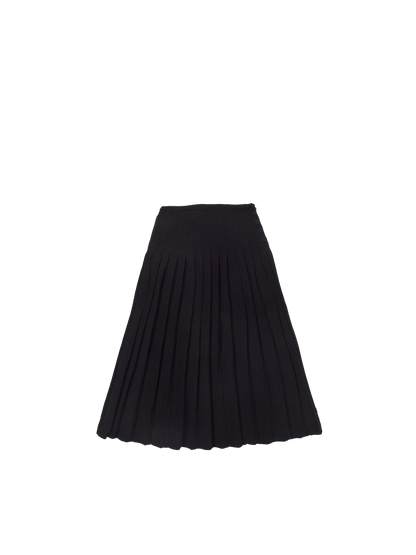 pleated skirt