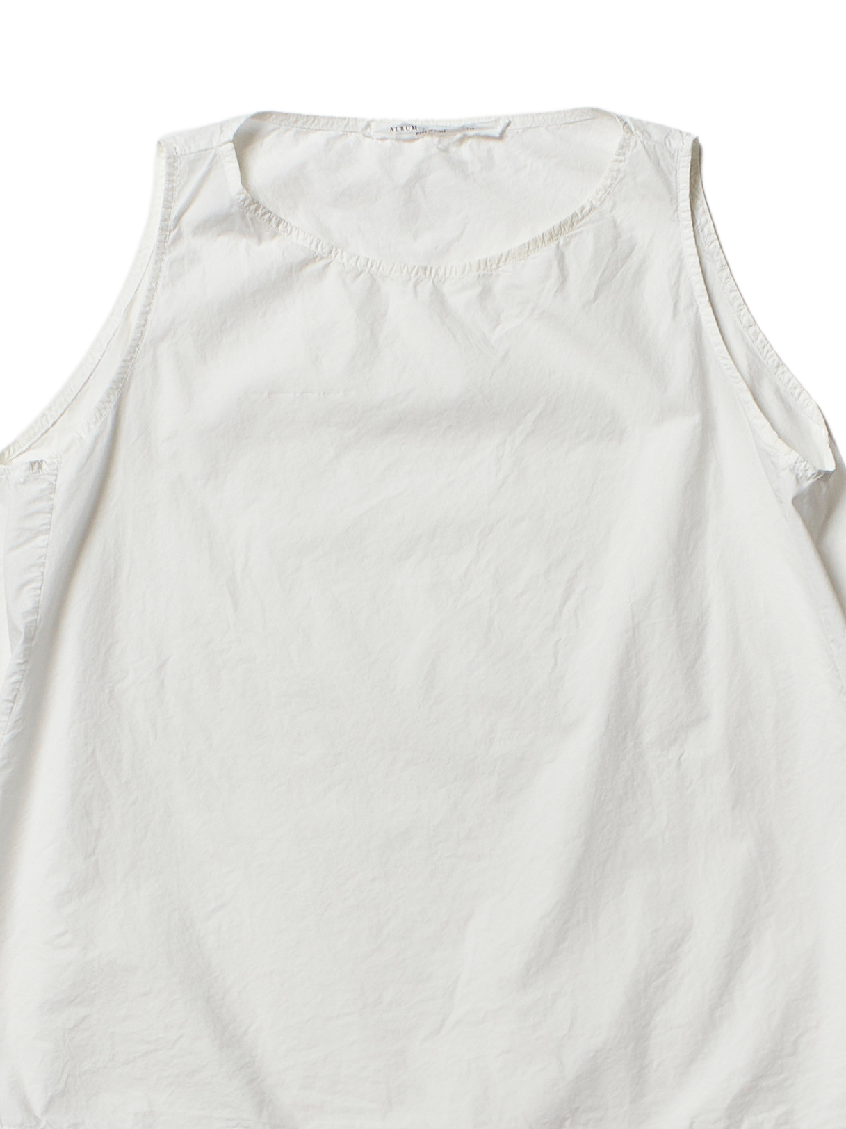 sleeveless top